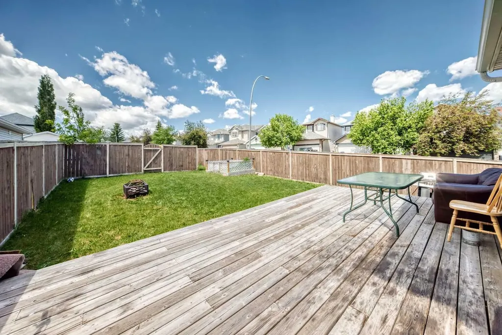 205 Hidden Hills Place NW Calgary AB T3A6E3