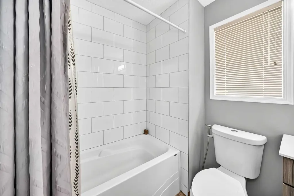 205 Hidden Hills Place NW Calgary AB T3A6E3