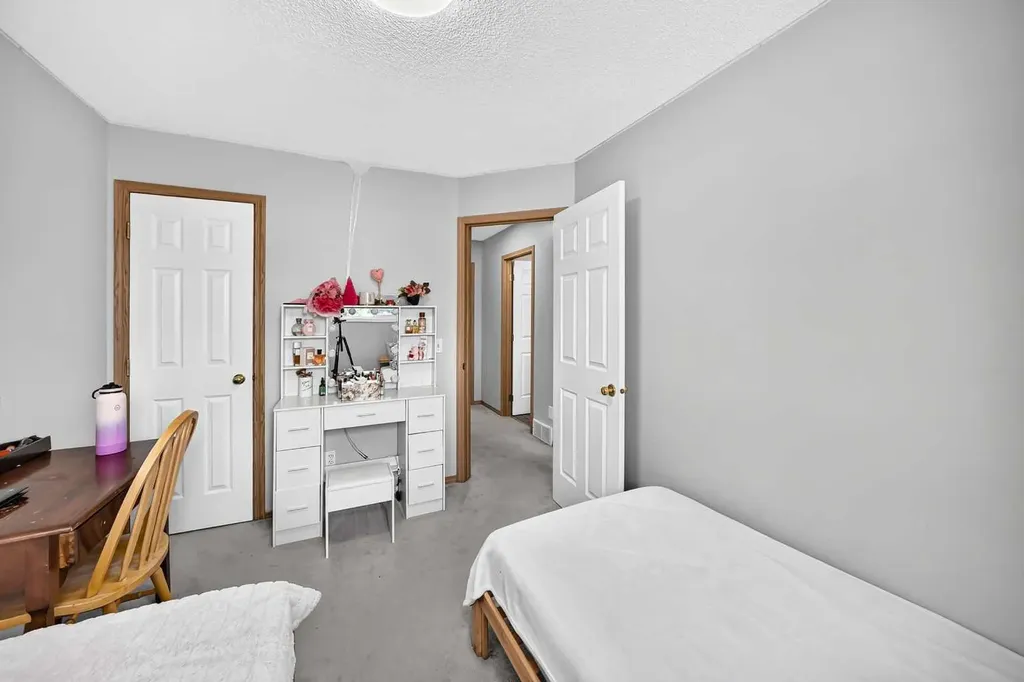 205 Hidden Hills Place NW Calgary AB T3A6E3