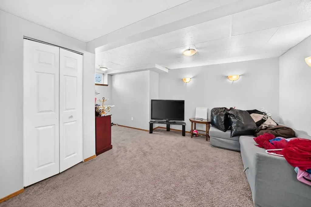 205 Hidden Hills Place NW Calgary AB T3A6E3