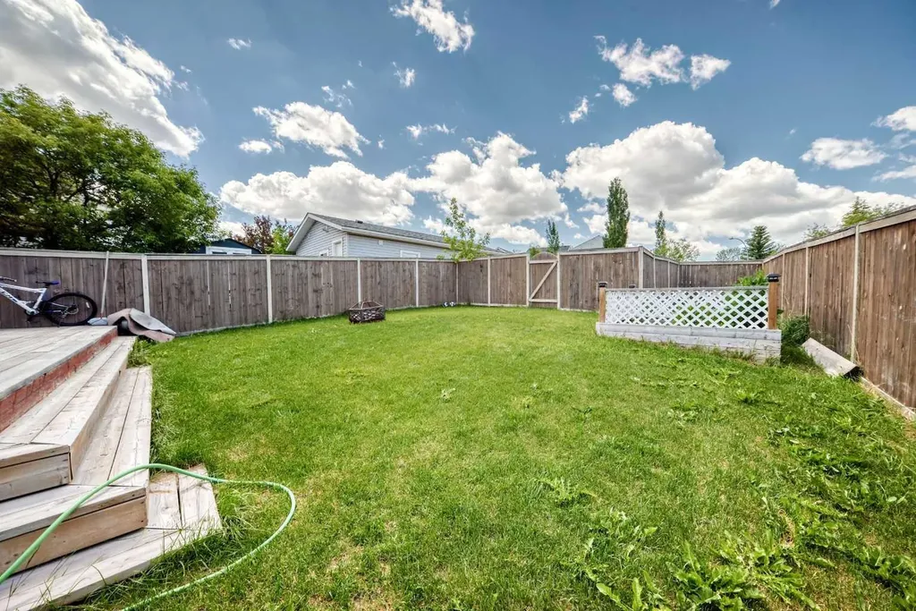 205 Hidden Hills Place NW Calgary AB T3A6E3