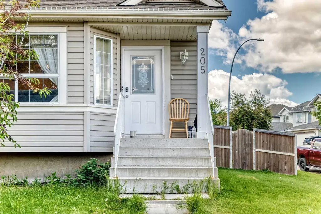 205 Hidden Hills Place NW Calgary AB T3A6E3