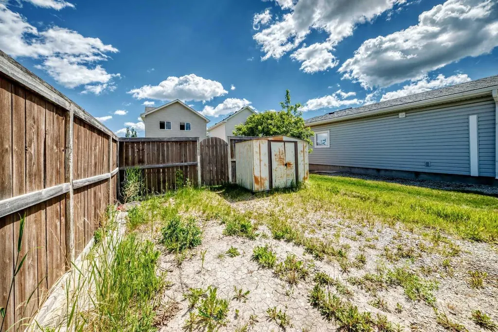 205 Hidden Hills Place NW Calgary AB T3A6E3