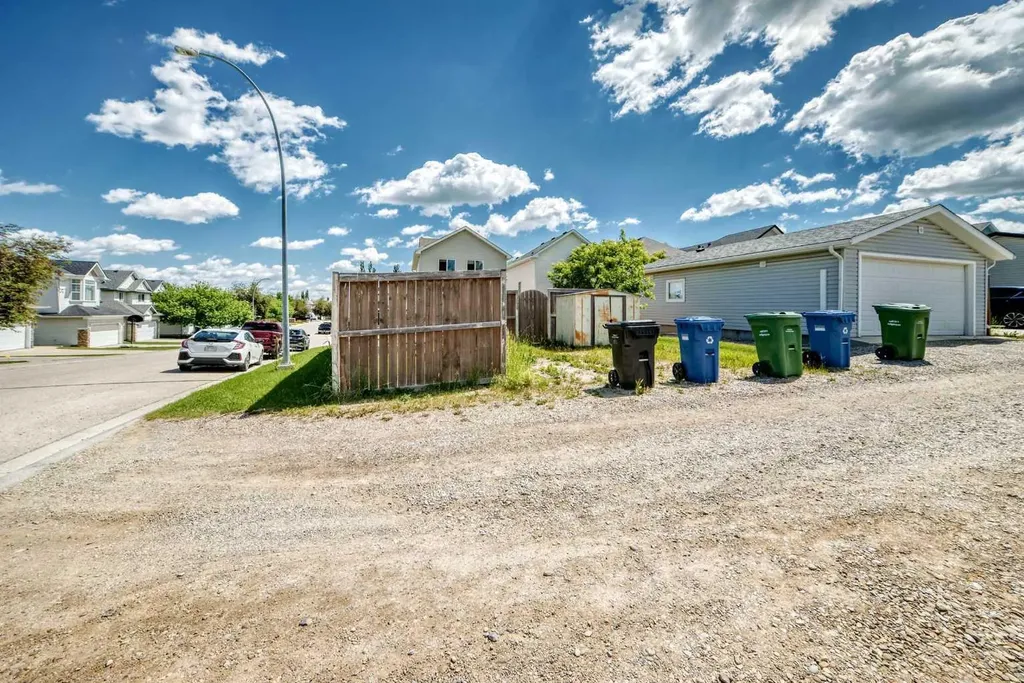 205 Hidden Hills Place NW Calgary AB T3A6E3