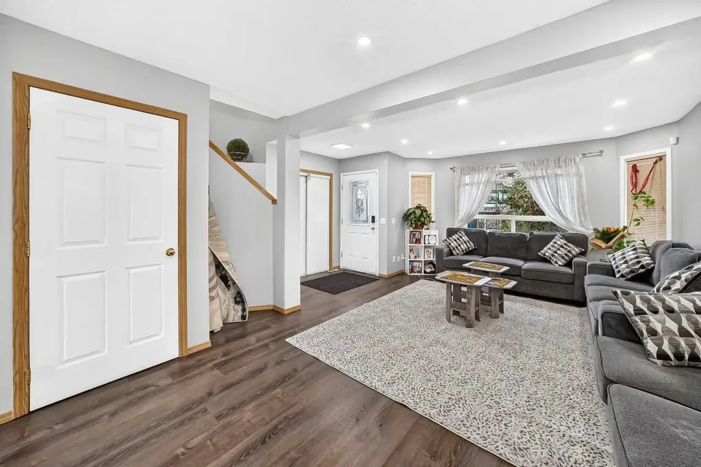 205 Hidden Hills Place NW Calgary AB T3A6E3