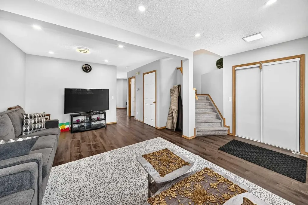205 Hidden Hills Place NW Calgary AB T3A6E3