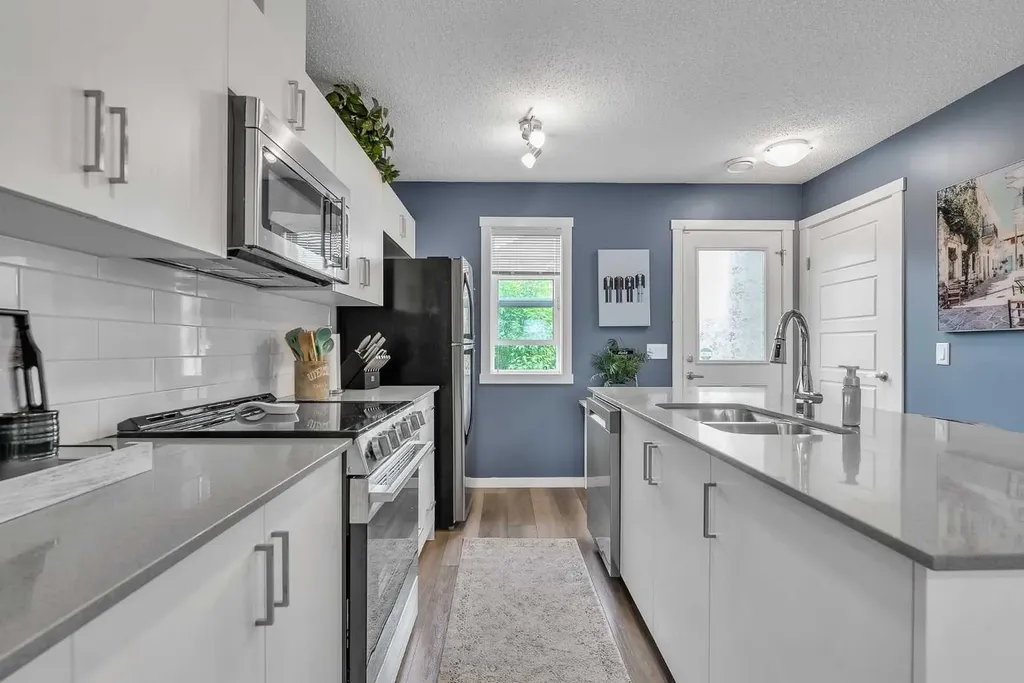 406 Cranbrook Square SE Calgary AB T3M 3K8