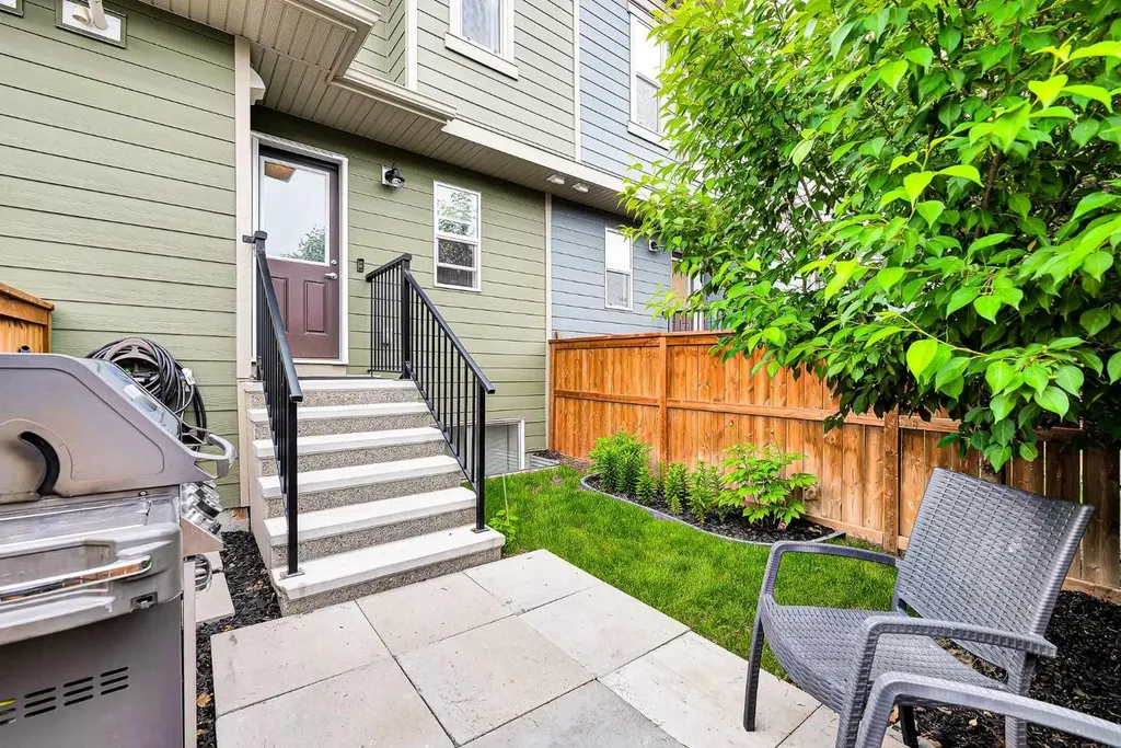 406 Cranbrook Square SE Calgary AB T3M 3K8
