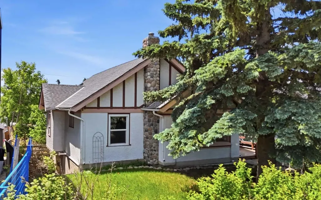 2713 9 Avenue SE Calgary AB T2A 0B6