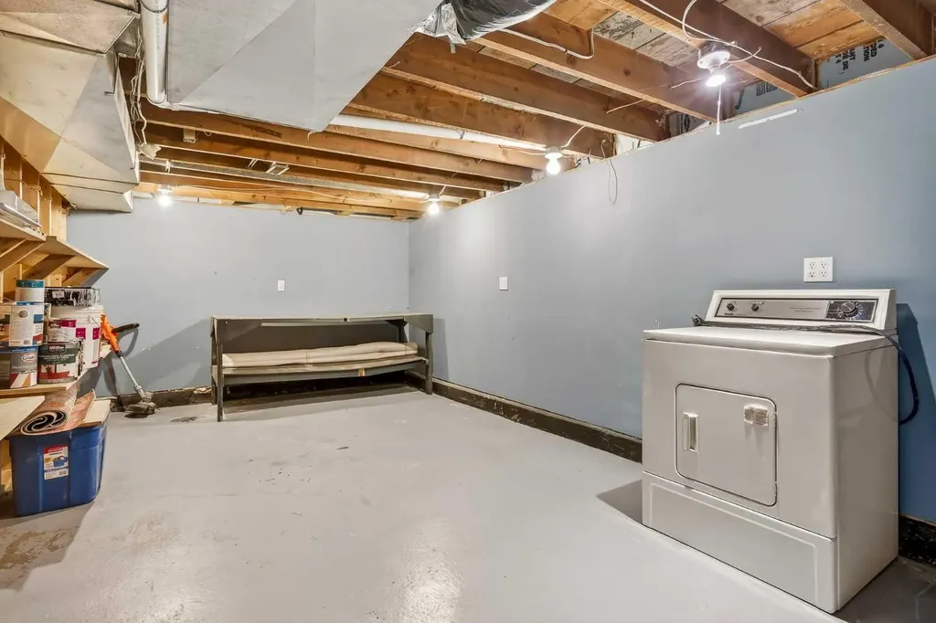 2713 9 Avenue SE Calgary AB T2A 0B6