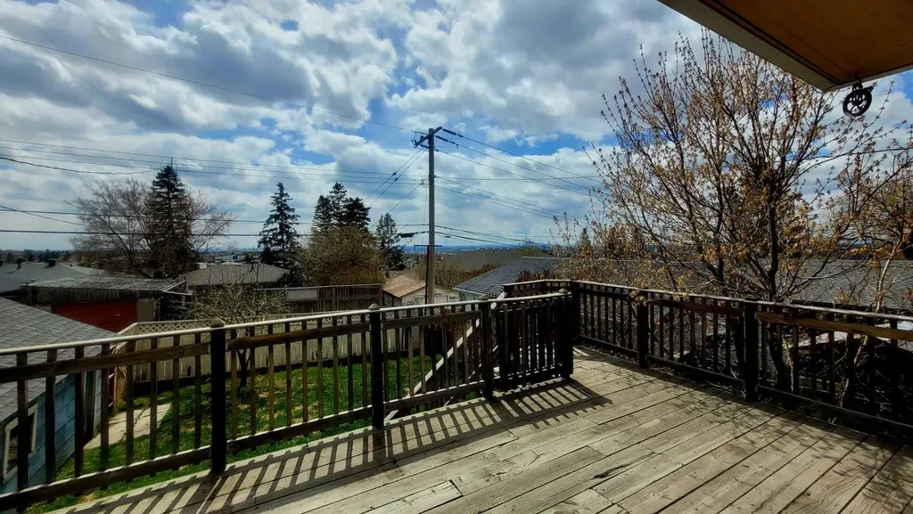 2713 9 Avenue SE Calgary AB T2A 0B6