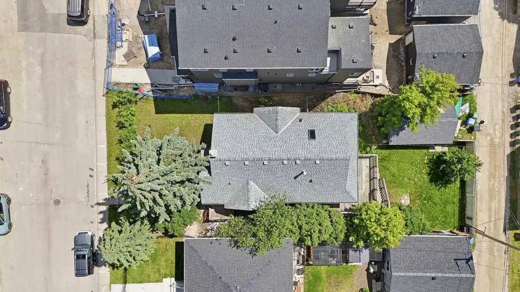 2713 9 Avenue SE Calgary AB T2A 0B6