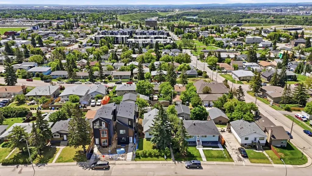 2713 9 Avenue SE Calgary AB T2A 0B6