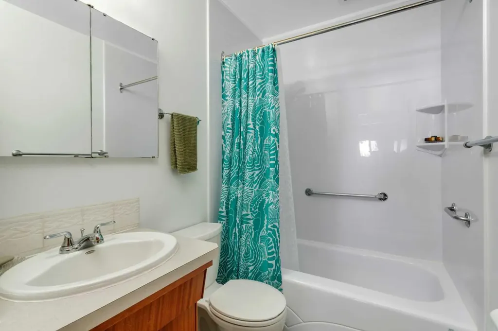 5208 58 Street Lacombe AB T4L 1K7