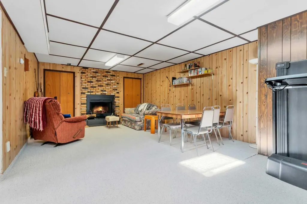 5208 58 Street Lacombe AB T4L 1K7