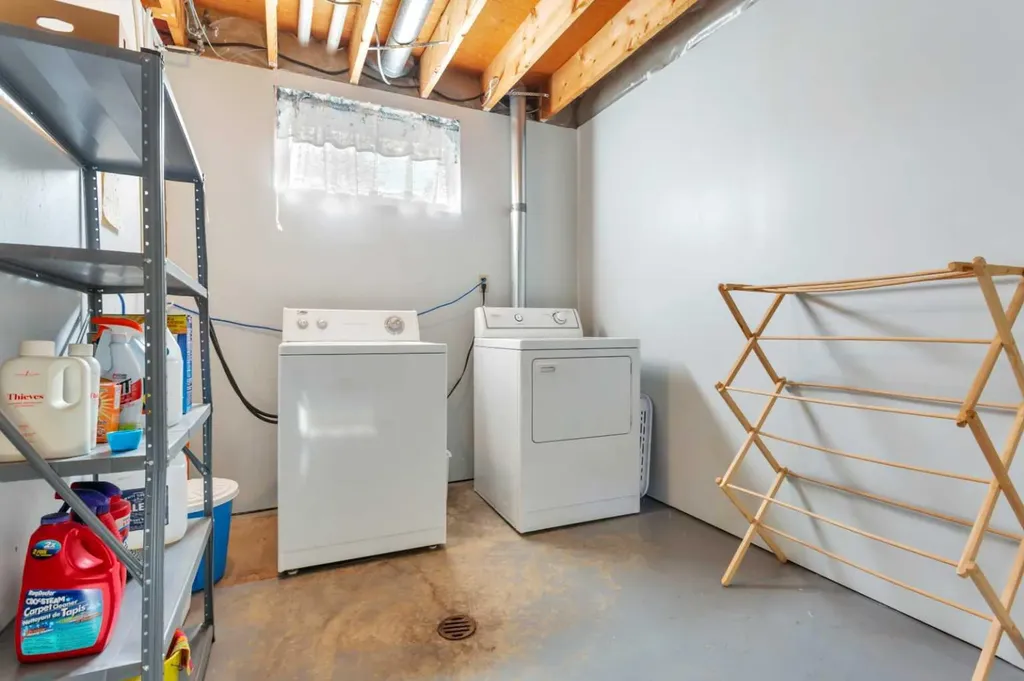 5208 58 Street Lacombe AB T4L 1K7