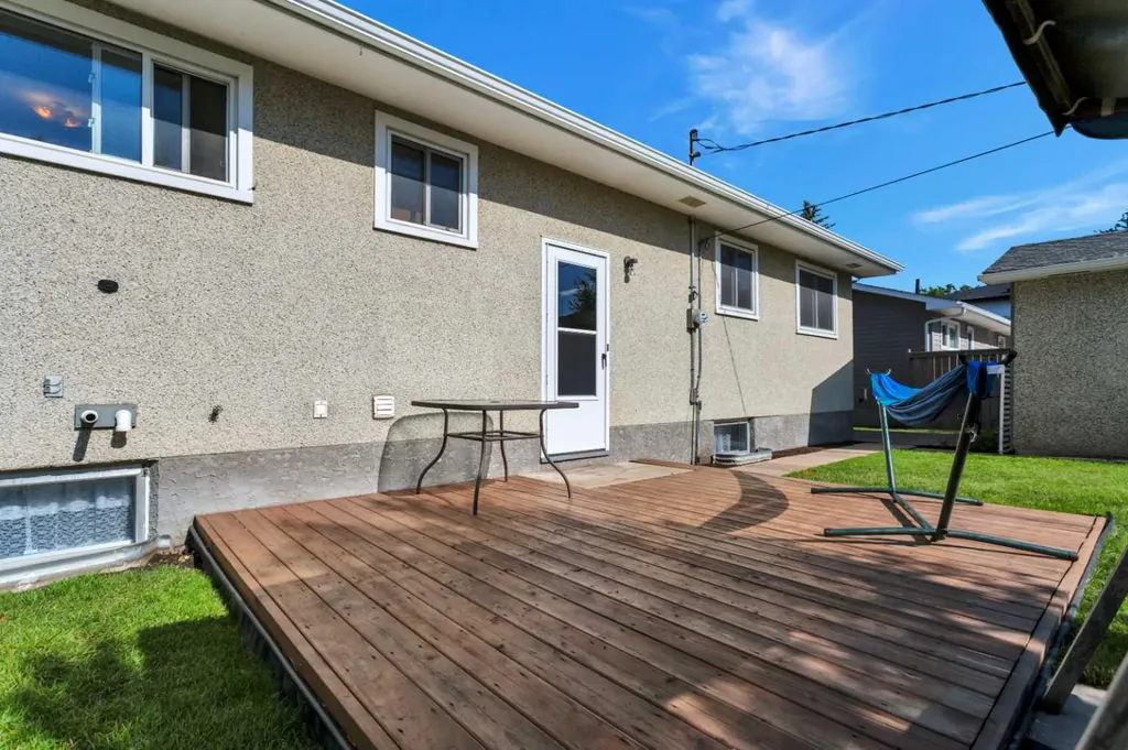 5208 58 Street Lacombe AB T4L 1K7