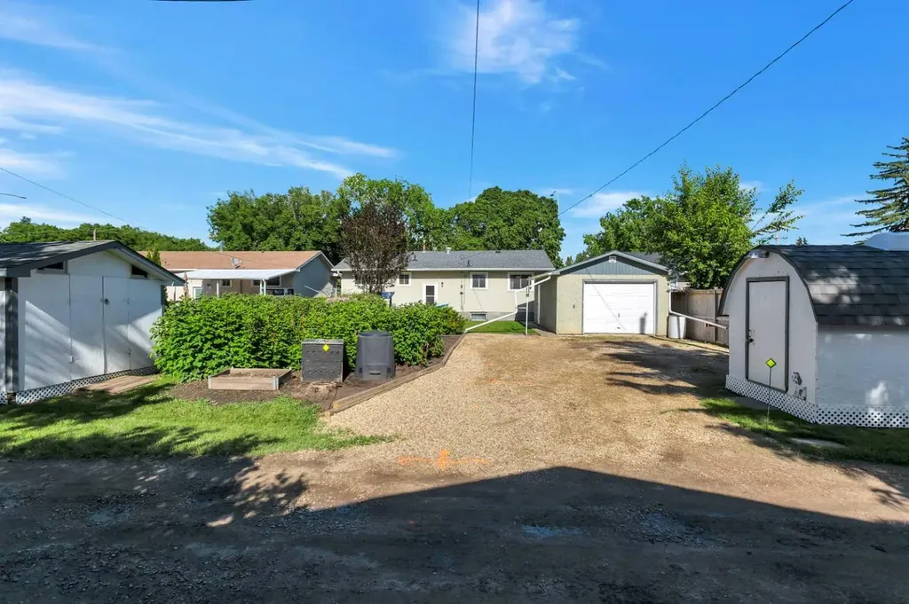 5028 58 Street Lacombe AB T4L 1K7