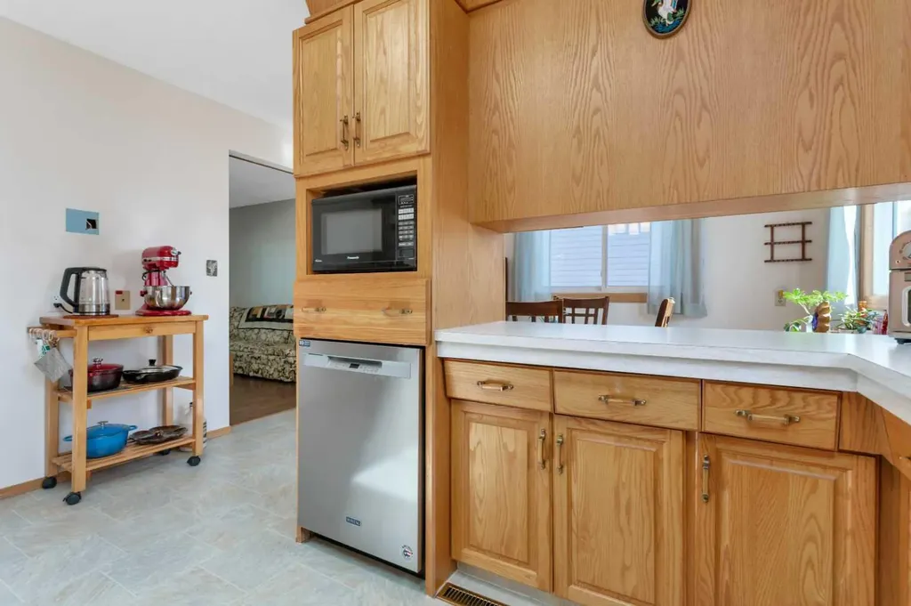 5208 58 Street Lacombe AB T4L 1K7