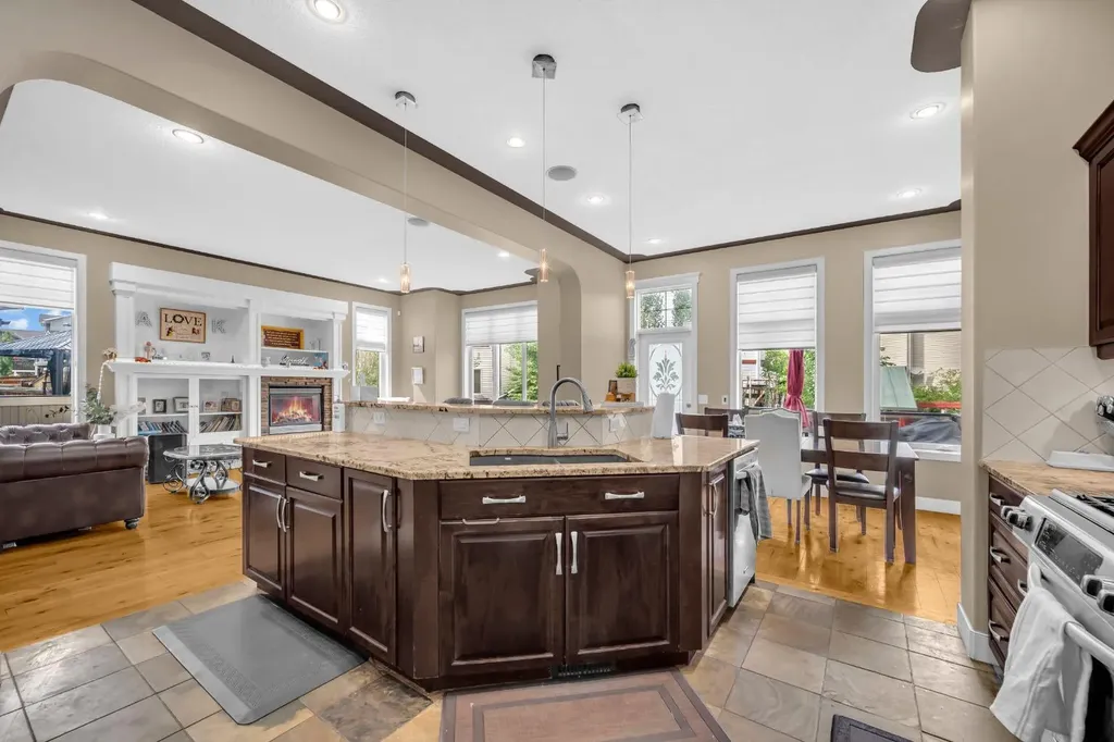 1182 Kingston Crescent SE Airdrie AB T4A0E9