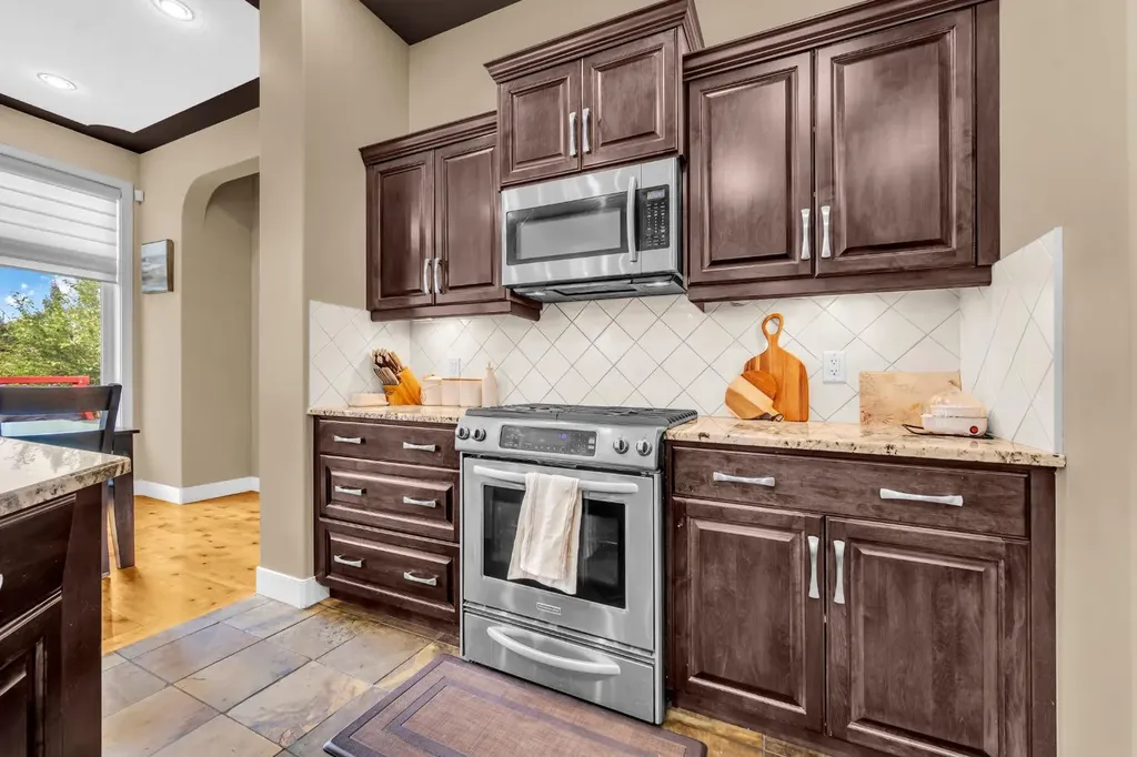 1182 Kingston Crescent SE Airdrie AB T4A0E9