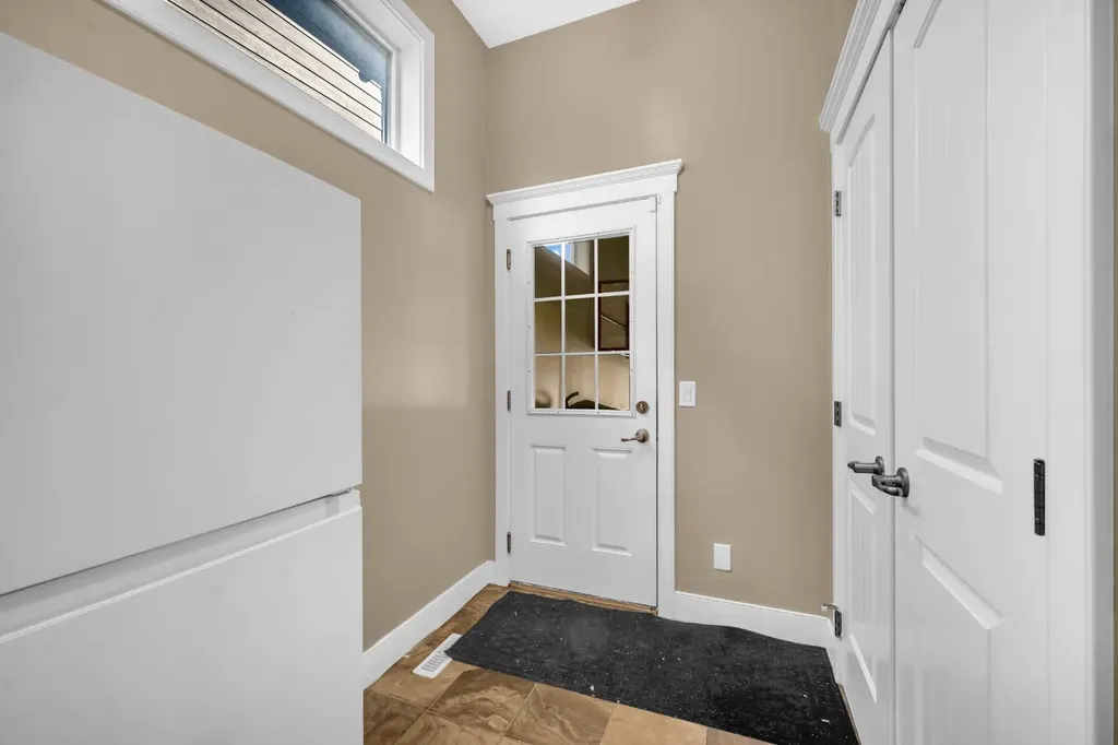 1182 Kingston Crescent SE Airdrie AB T4A0E9