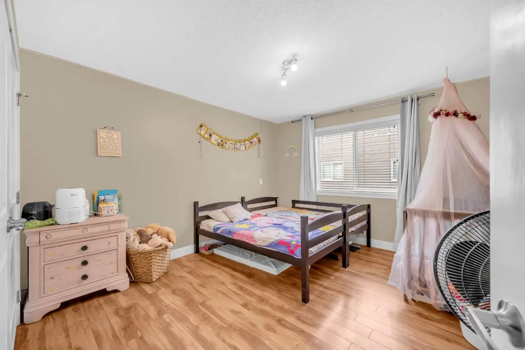 1182 Kingston Crescent SE Airdrie AB T4A0E9