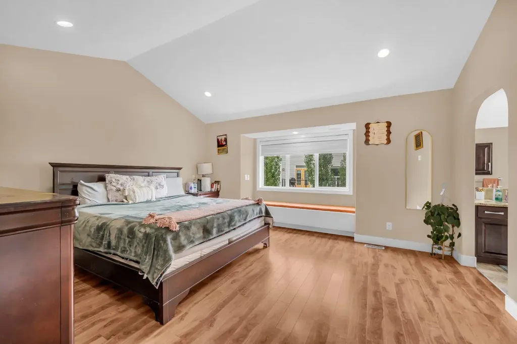 1182 Kingston Crescent SE Airdrie AB T4A0E9