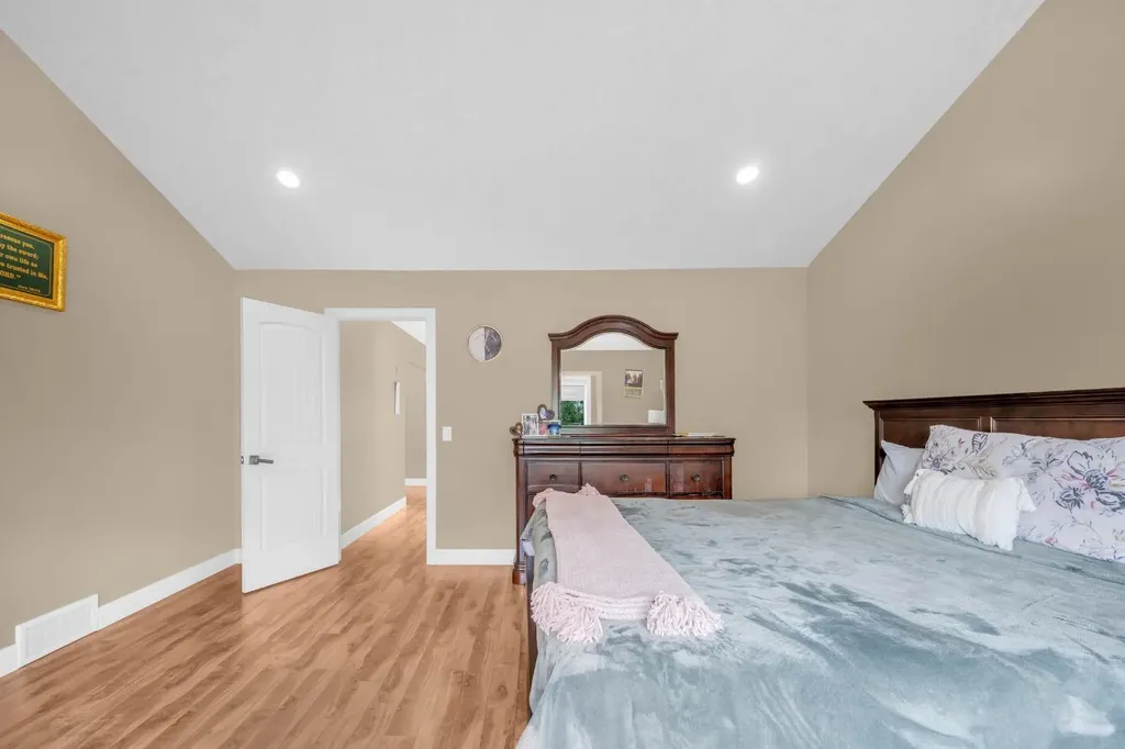 1182 Kingston Crescent SE Airdrie AB T4A0E9