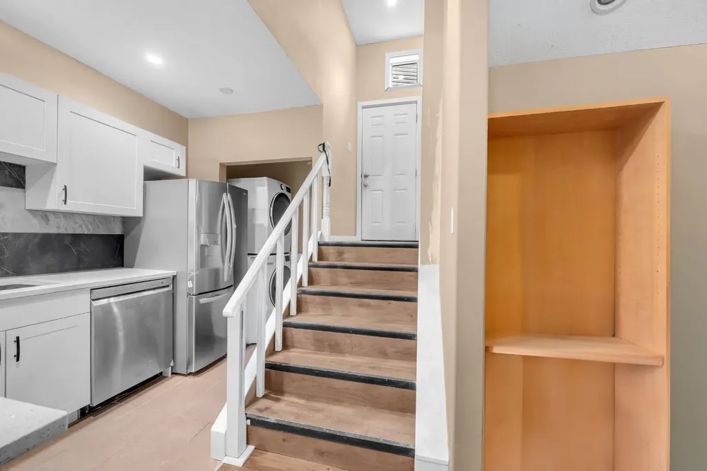1182 Kingston Crescent SE Airdrie AB T4A0E9