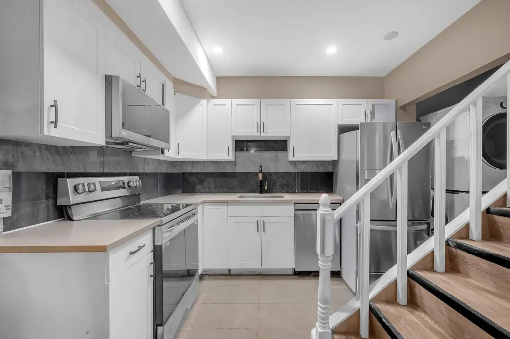 1182 Kingston Crescent SE Airdrie AB T4A0E9