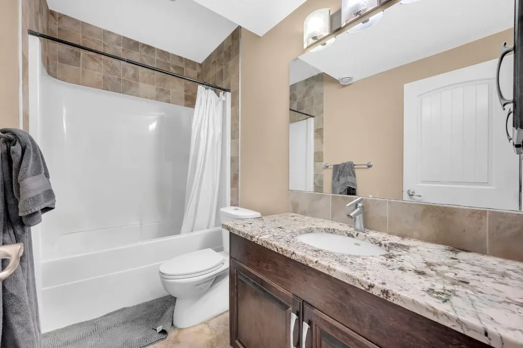 1182 Kingston Crescent SE Airdrie AB T4A0E9