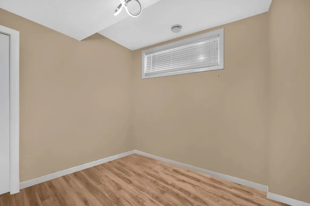 1182 Kingston Crescent SE Airdrie AB T4A0E9