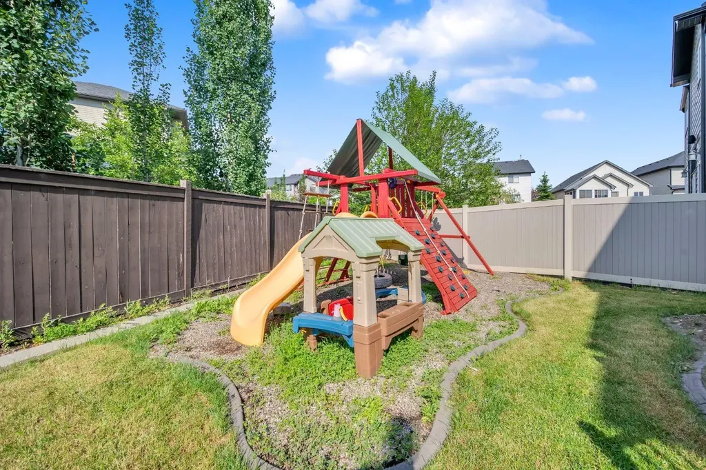 1182 Kingston Crescent SE Airdrie AB T4A0E9
