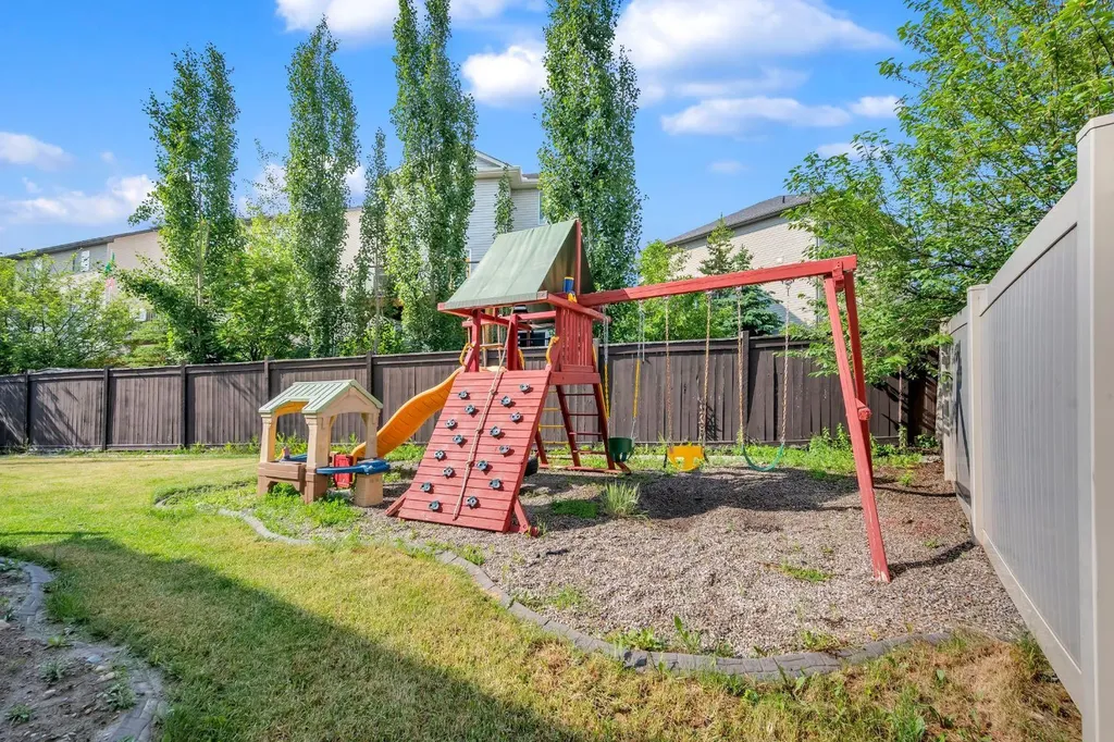 1182 Kingston Crescent SE Airdrie AB T4A0E9