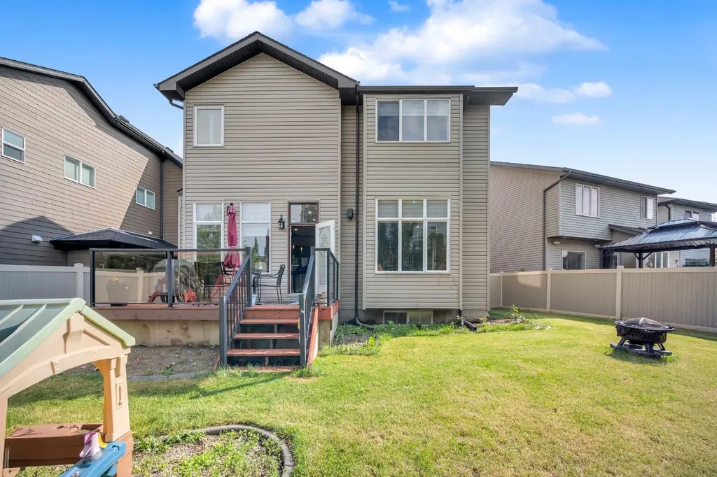 1182 Kingston Crescent SE Airdrie AB T4A0E9