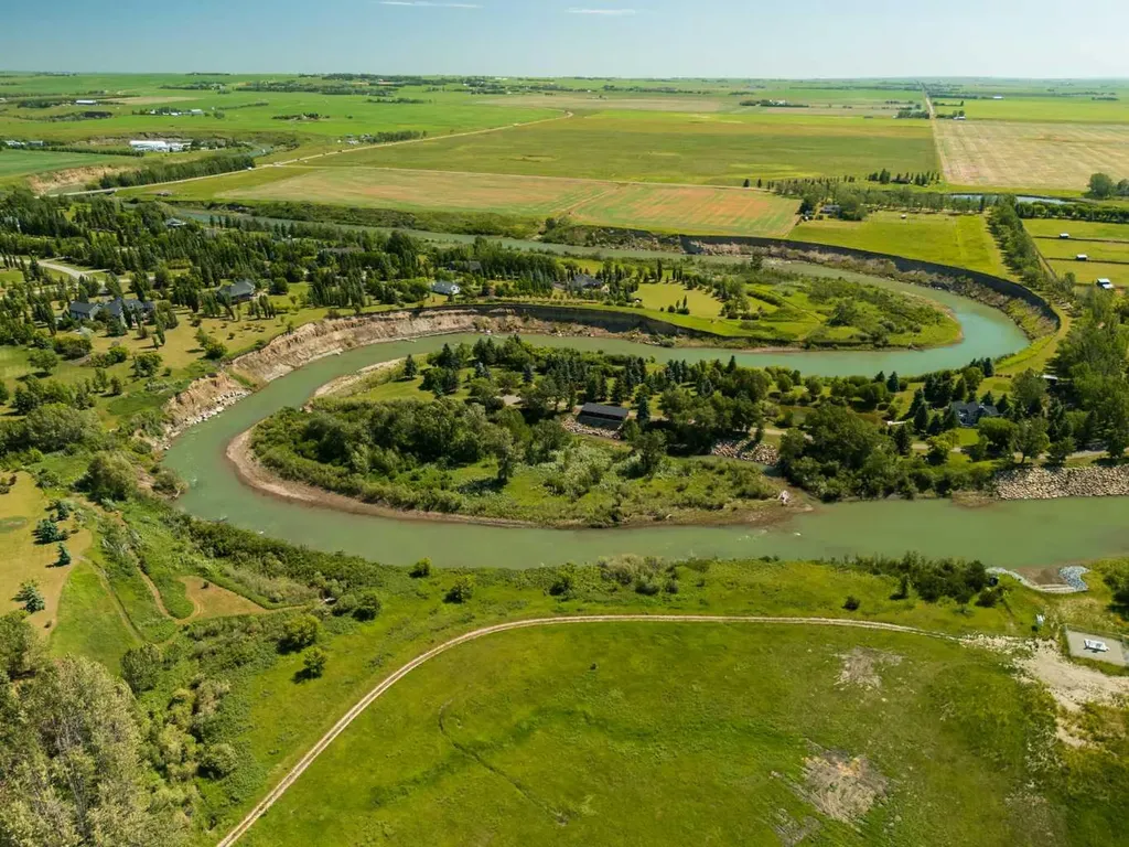 52 Silvertip Drive Rural Foothills County AB T1V1Z2