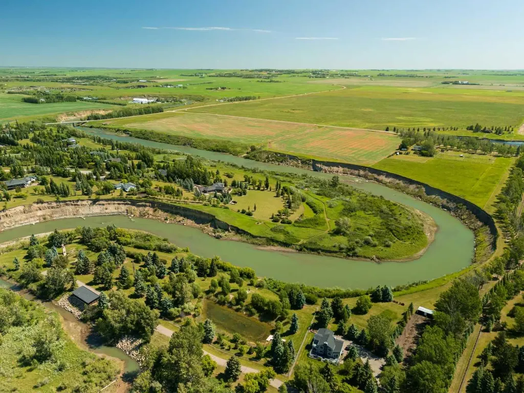 52 Silvertip Drive Rural Foothills County AB T1V1Z2
