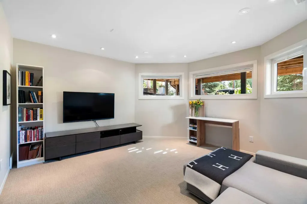 3610 4 Street SW Calgary AB T2S 1V2
