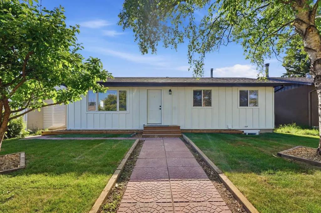 19 Mardale Crescent NE Calgary AB T2A 3V4