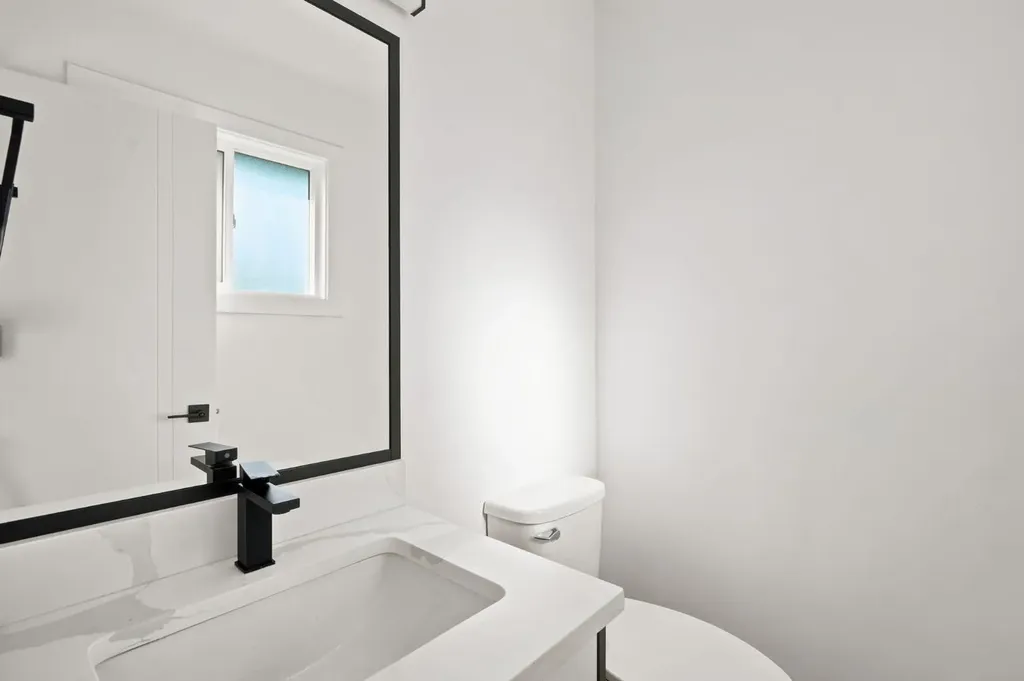19 Mardale Crescent NE Calgary AB T2A 3V4