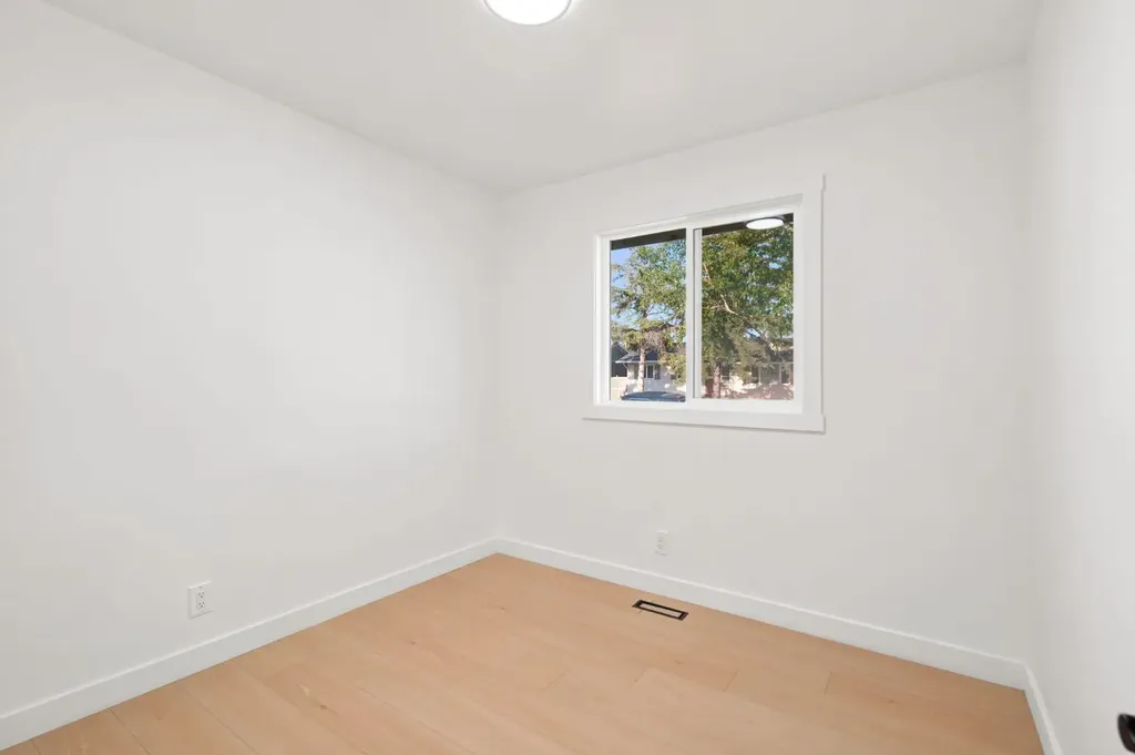 19 Mardale Crescent NE Calgary AB T2A 3V4