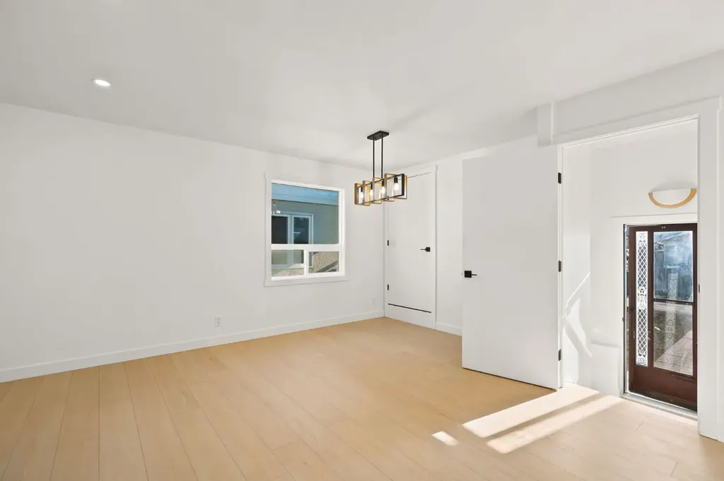 19 Mardale Crescent NE Calgary AB T2A 3V4