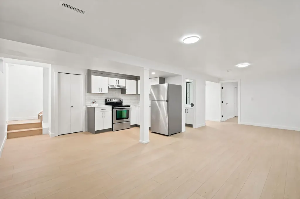 19 Mardale Crescent NE Calgary AB T2A 3V4