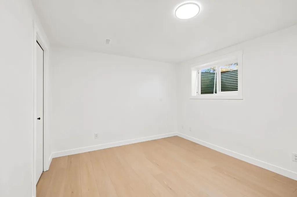 19 Mardale Crescent NE Calgary AB T2A 3V4