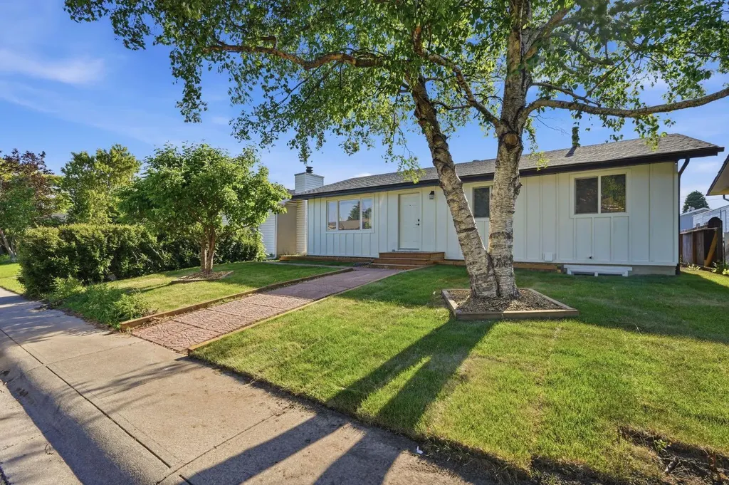 19 Mardale Crescent NE Calgary AB T2A 3V4