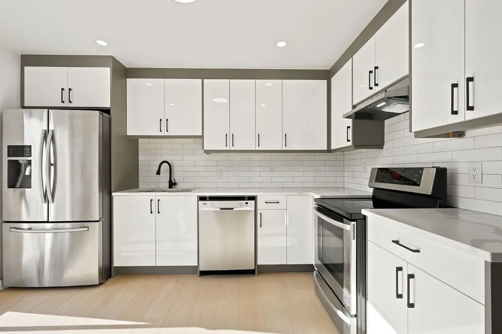 19 Mardale Crescent NE Calgary AB T2A 3V4