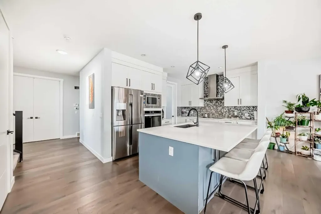 2 Chelsea Bay Chestermere AB T1x 1Z3