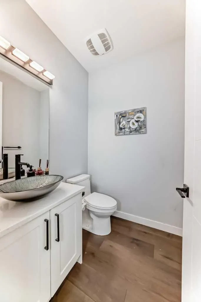2 Chelsea Bay Chestermere AB T1x 1Z3