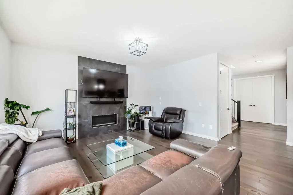 2 Chelsea Bay Chestermere AB T1x 1Z3